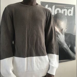 Sweater with two tones